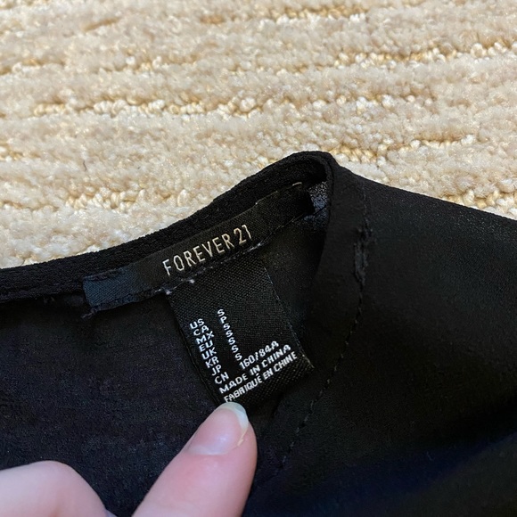 🍒3 for $12 - Forever21 Black Shirt - Picture 2 of 4
